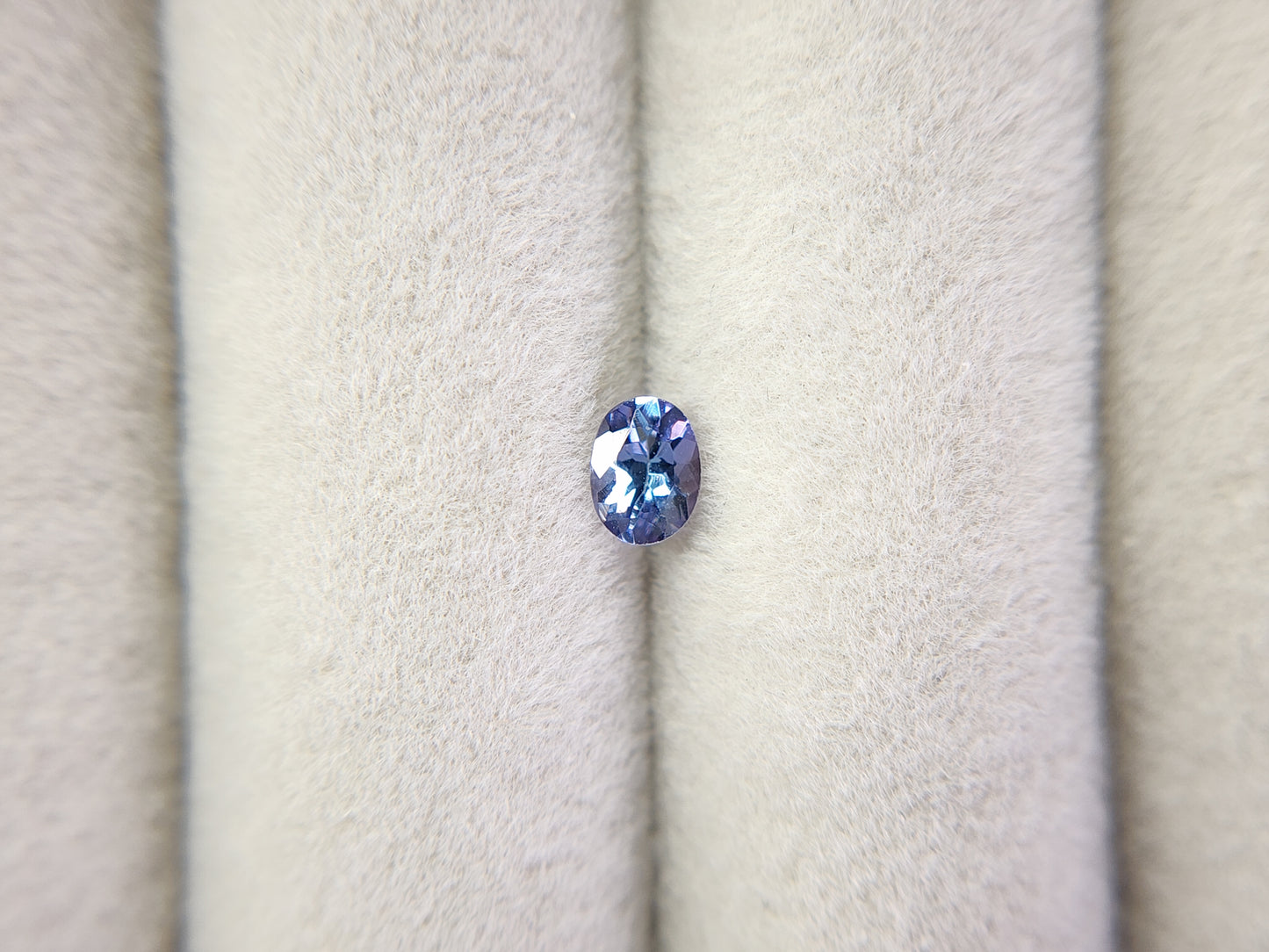 0654-7-4 ゾイサイト 0.32ct