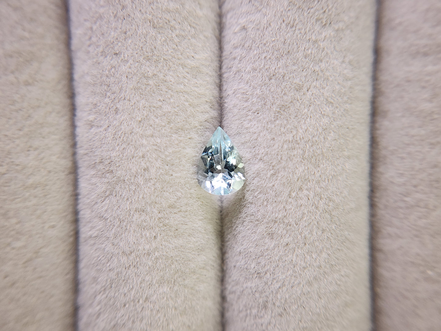0008-7 アクアマリン ペアシェイプ 0.53ct