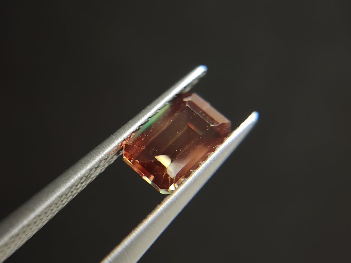 0151-3-8 バイカラーアンデシン 0.96ct