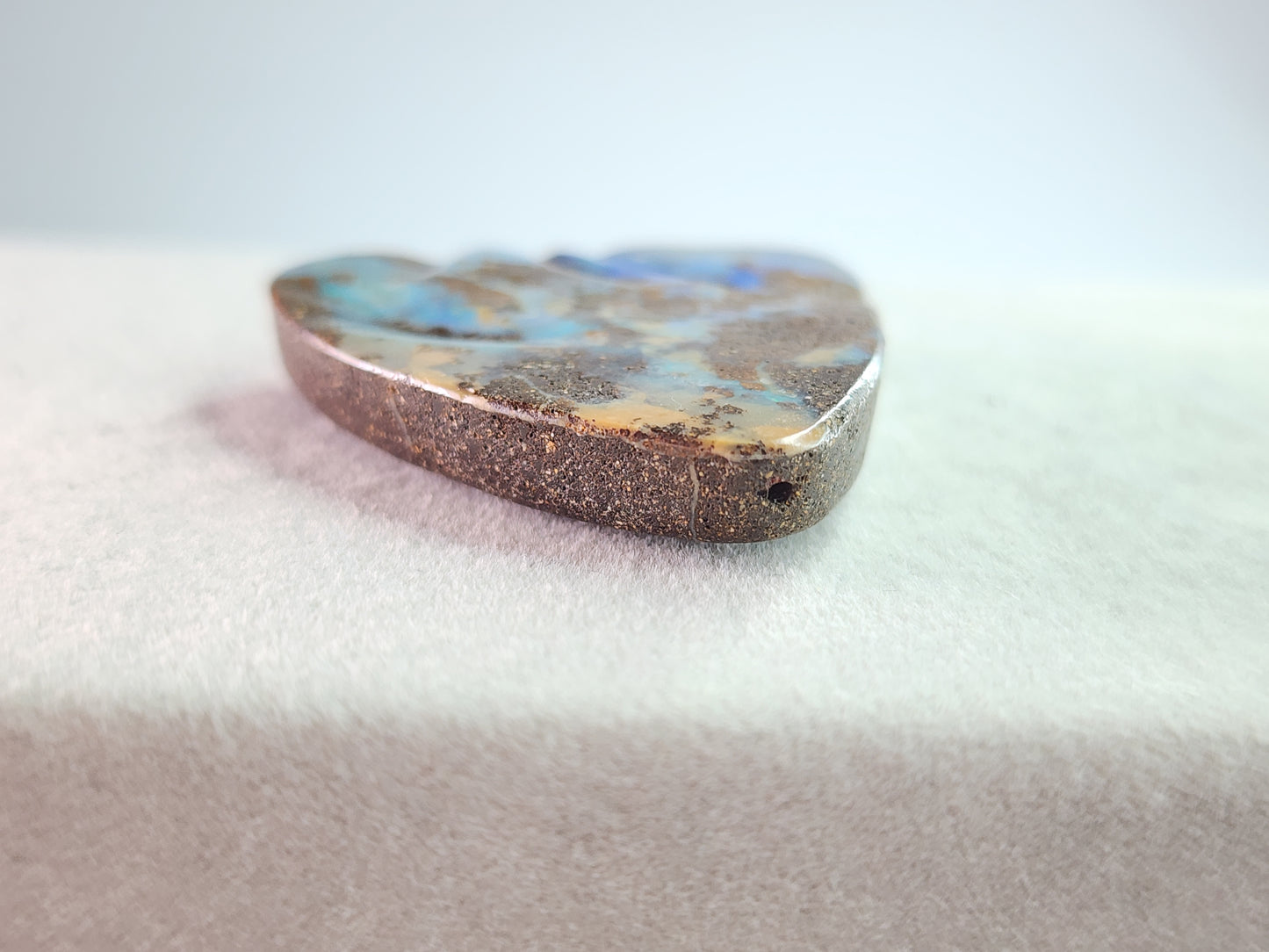 0903-2 ボルダーオパール(穴あき) 52.03ct