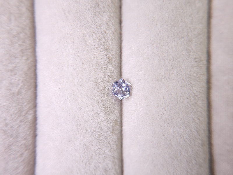 0002-10 スピネル 0.18ct