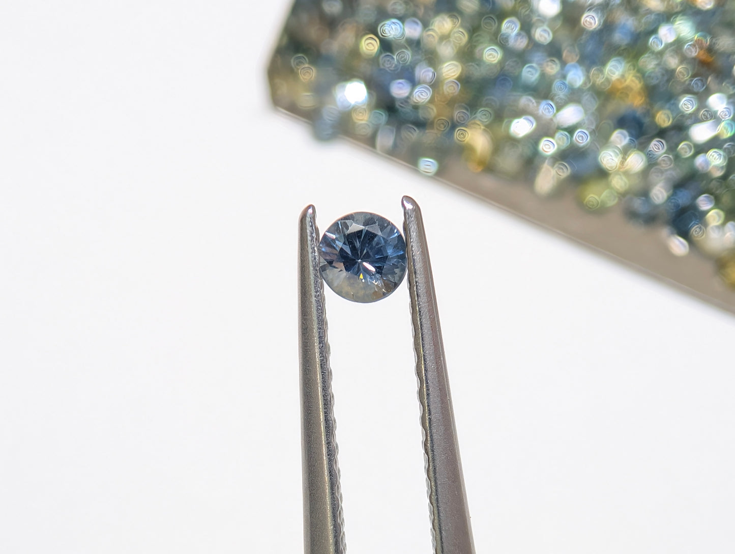 0090【ランダム発送】モンタナサファイア【1石あたり約0.13ct】