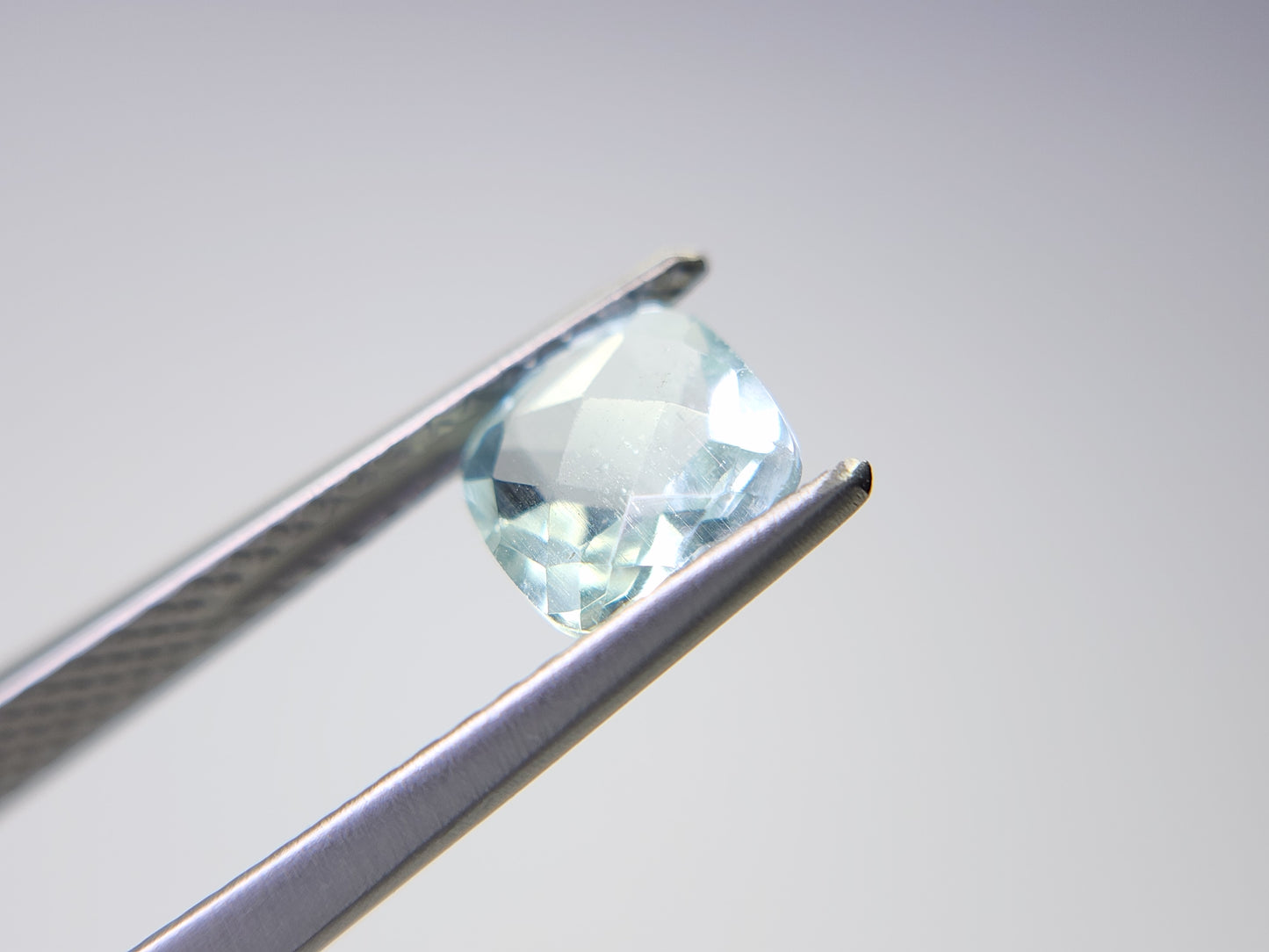 0878-4-4 グリーンベリル クッションチェッカーカット 0.84ct