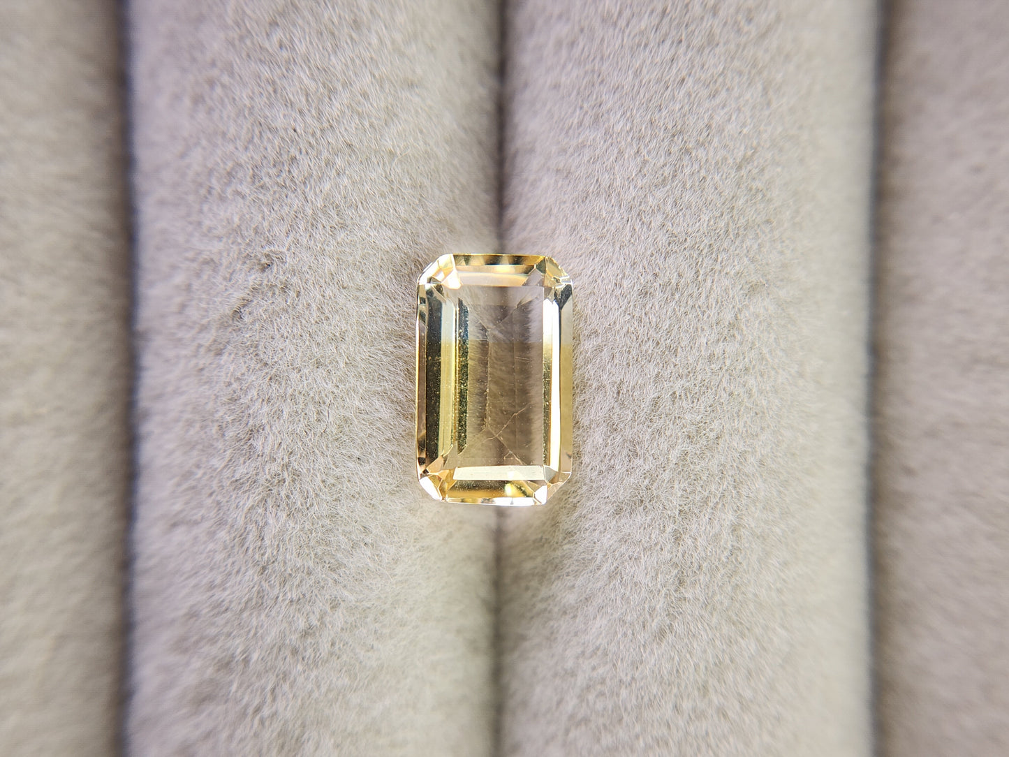 0365-5-9 バイカラーシトリン 1.86ct