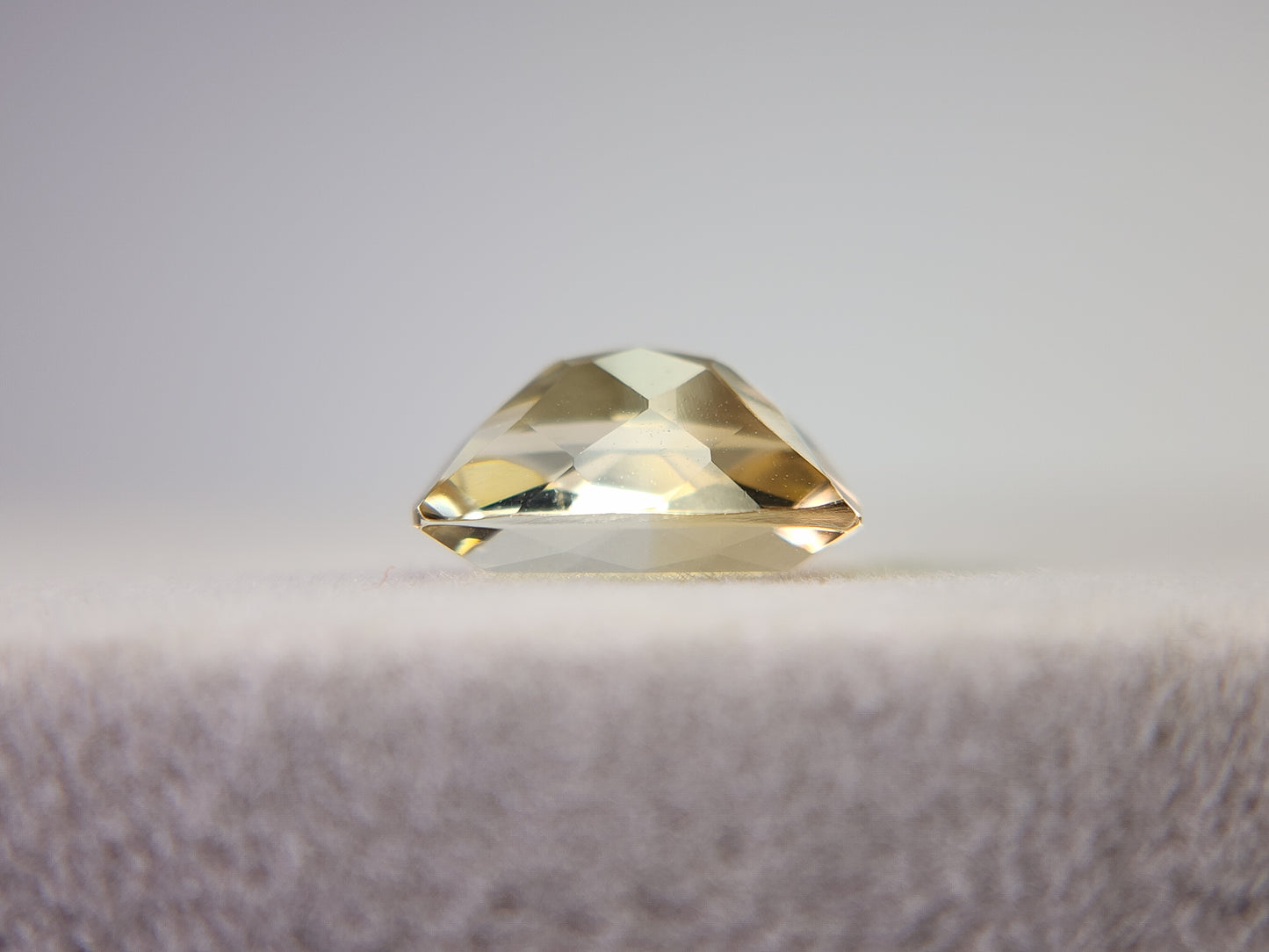 0365-5-2 バイカラーシトリン 2.18ct