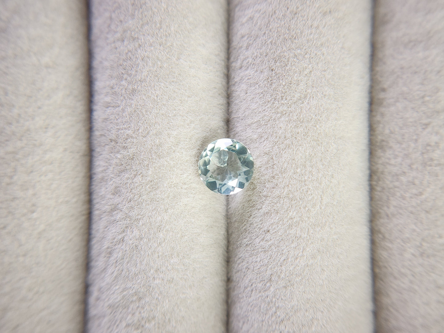 0878-3-7 グリーンベリル 0.66ct