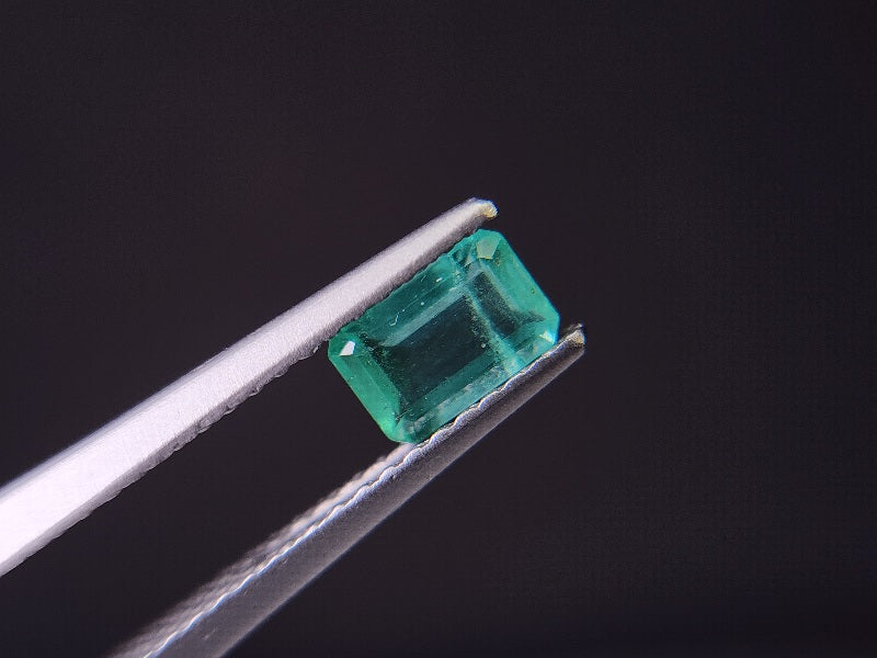0936-10 エメラルド(ザンビア産) 0.51ct