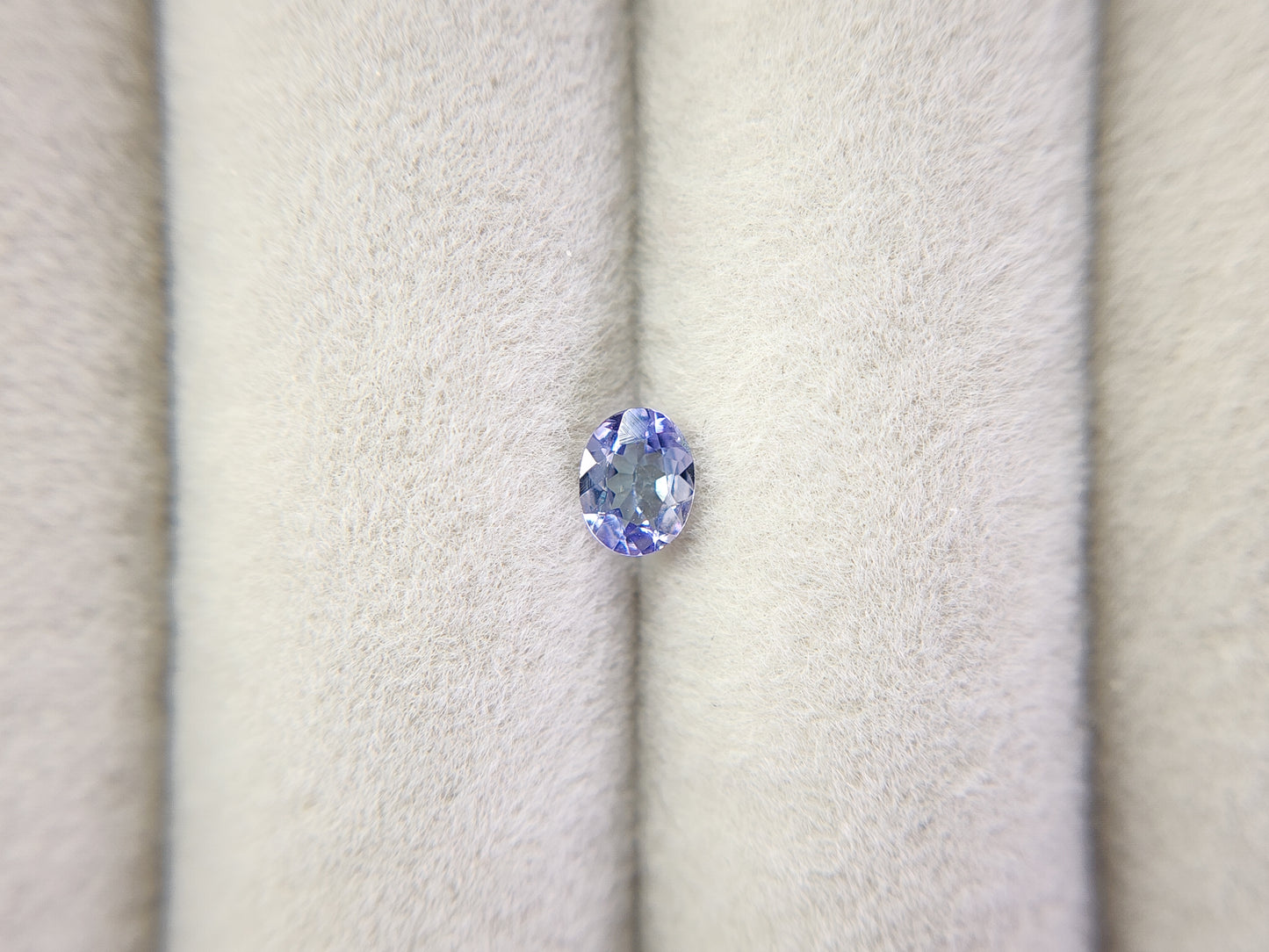 0654-7-3 ゾイサイト 0.33ct