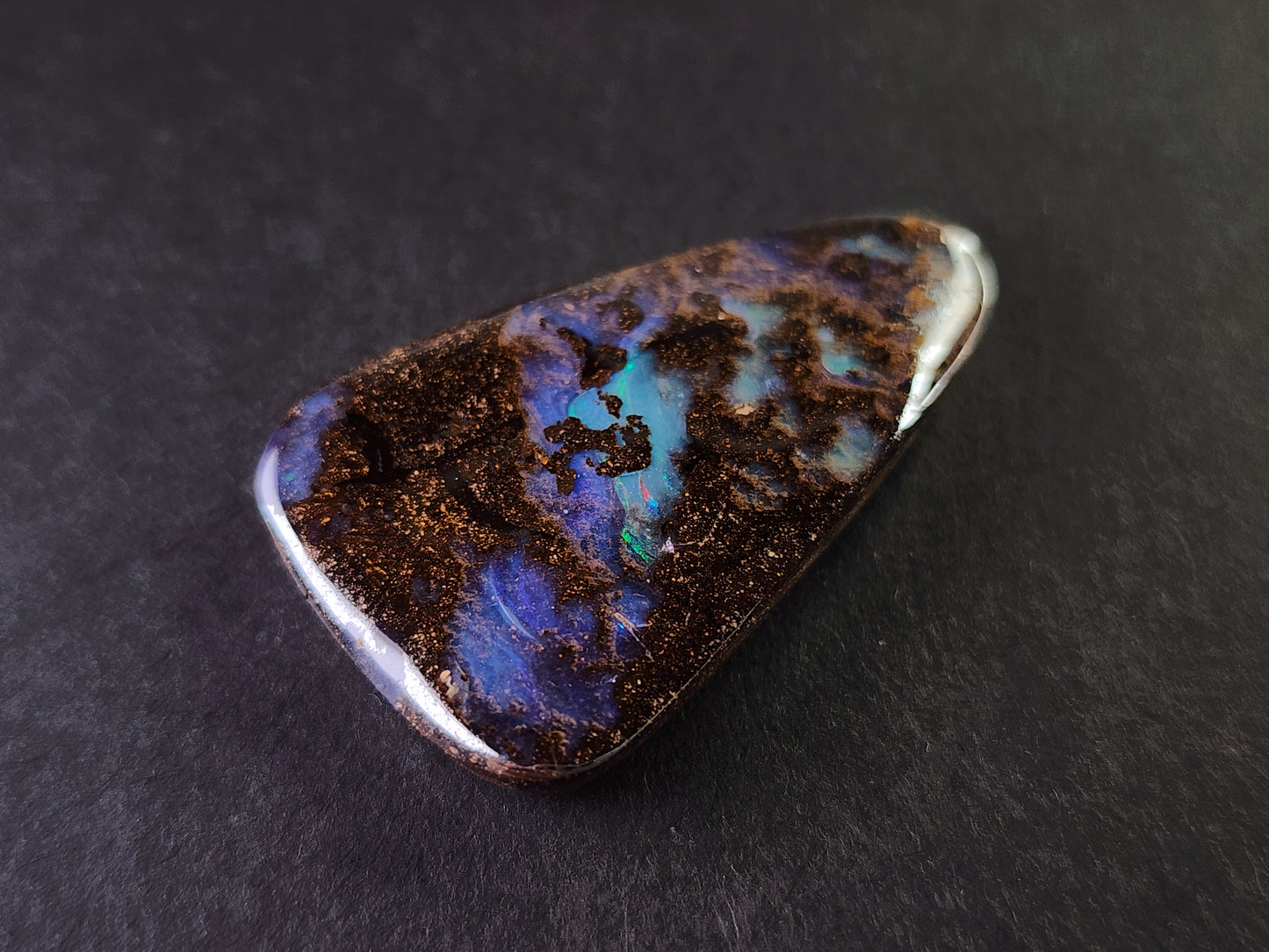 0903-9 ボルダーオパール(穴あき) 43.60ct