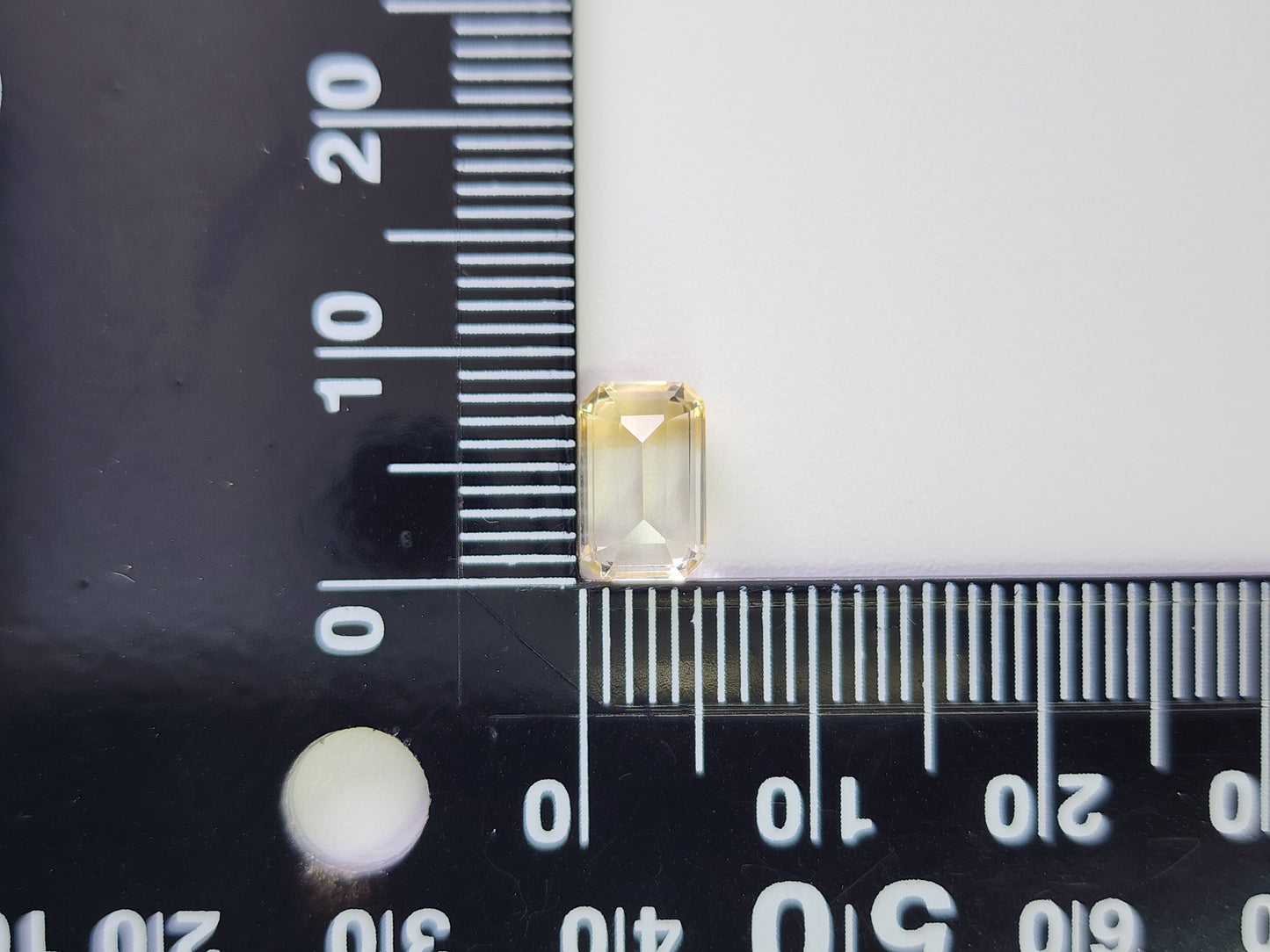 0365-6-1 バイカラーシトリン 1.57ct