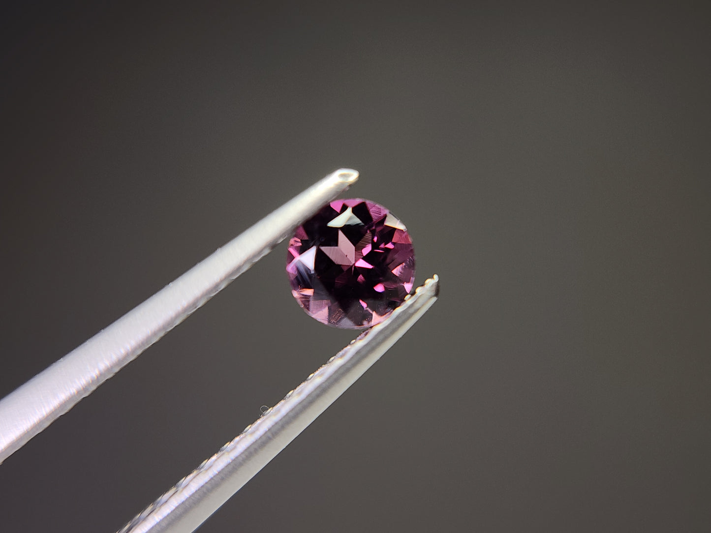 0823-9 スピネル 0.27ct