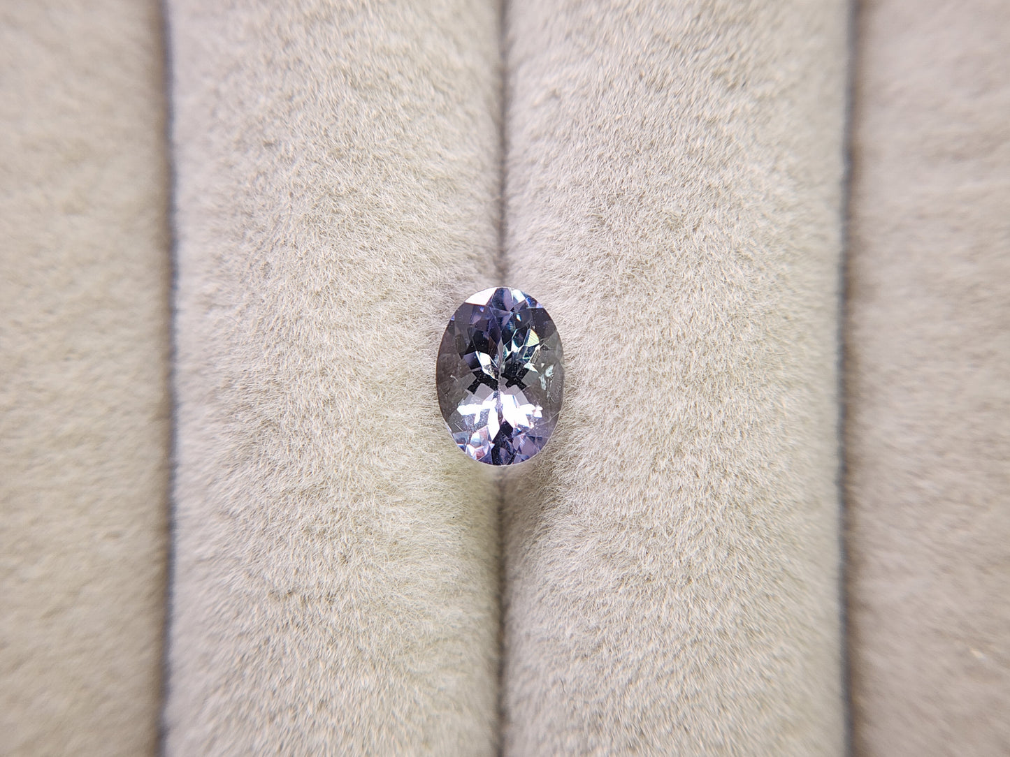 0876-19 バイカラータンザナイト 1.28ct