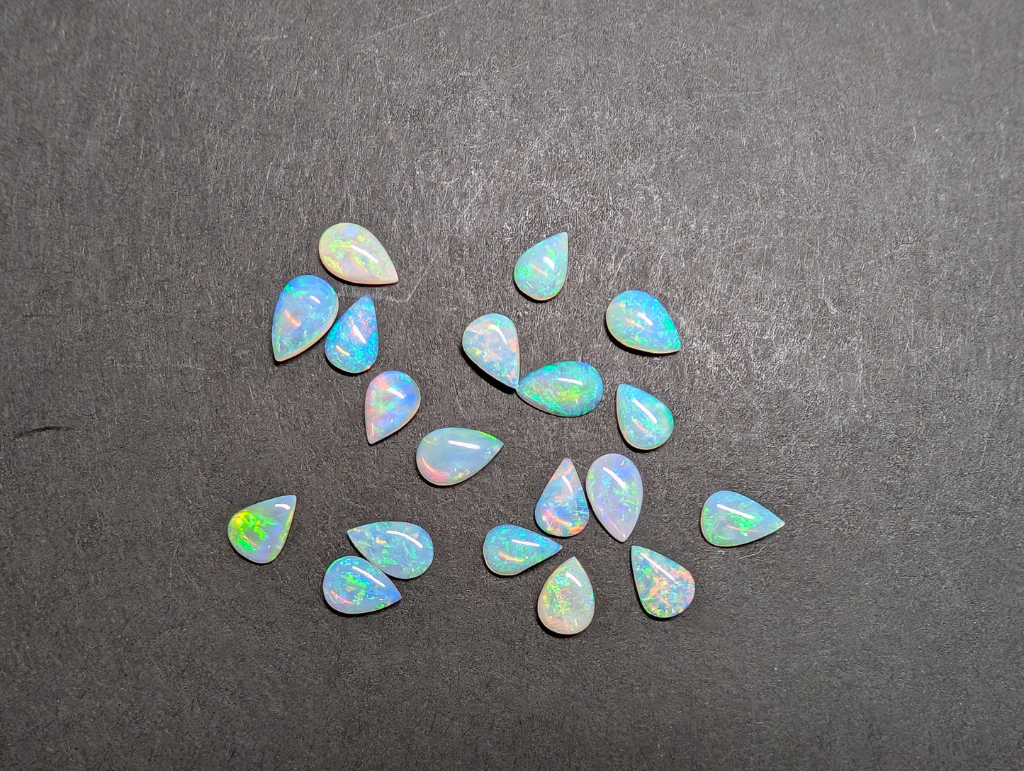 0276【ランダム発送】大人気!オーストラリア産のオパール【1石あたり約0.32ct】