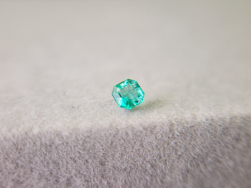 0936-15 エメラルド 0.12ct