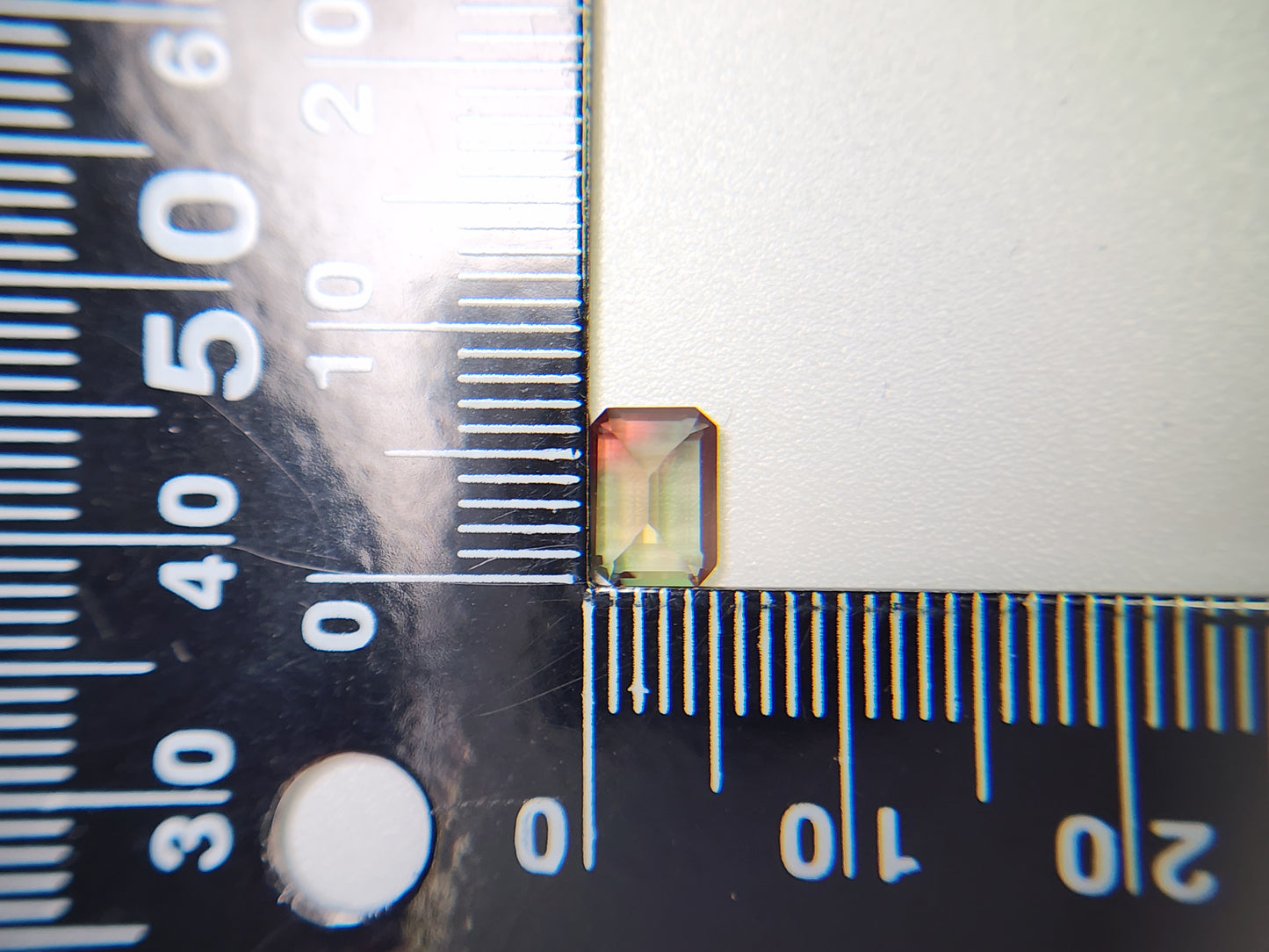 0151-3-8 バイカラーアンデシン 0.96ct