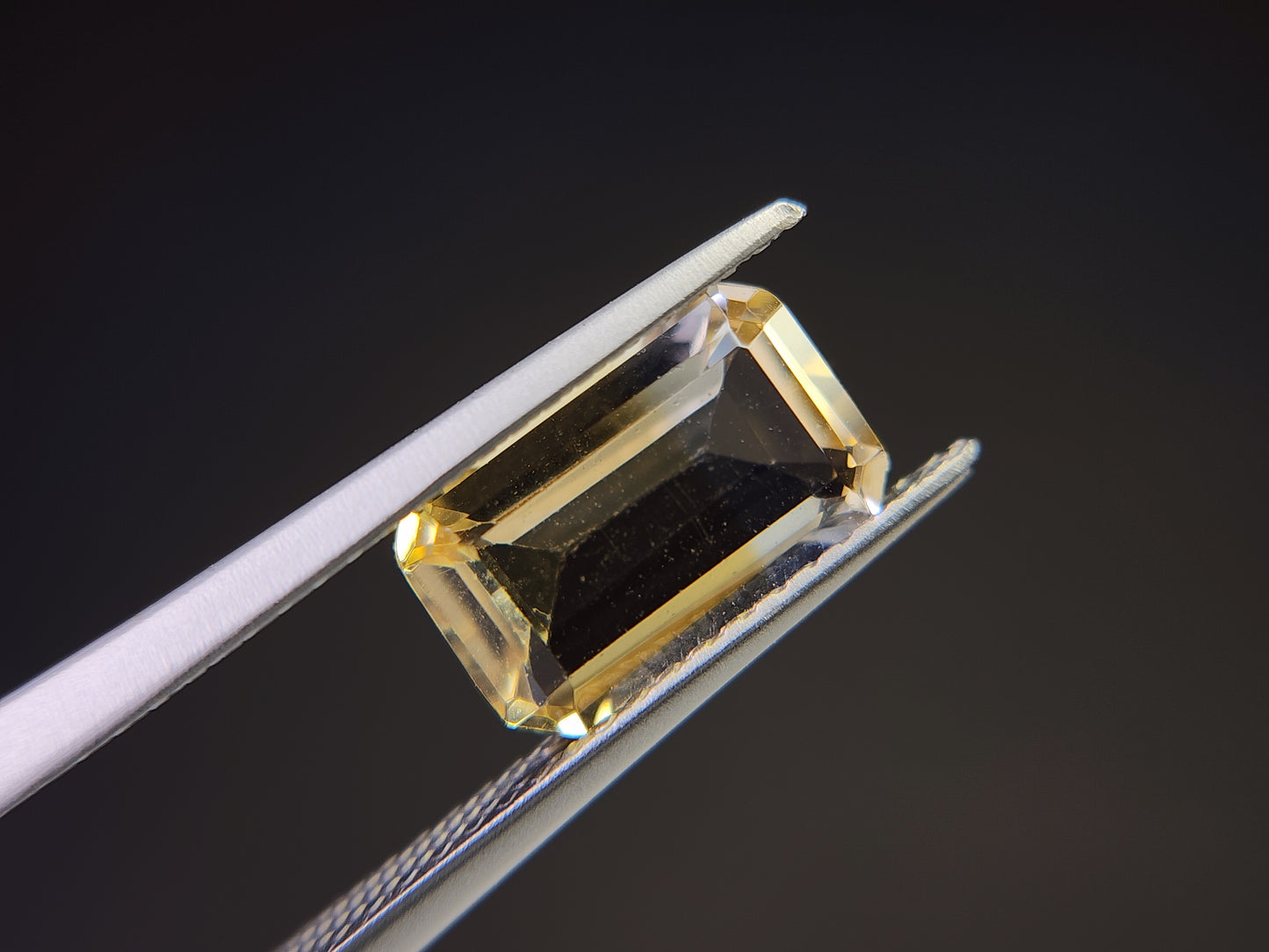 0365-5-9 バイカラーシトリン 1.86ct