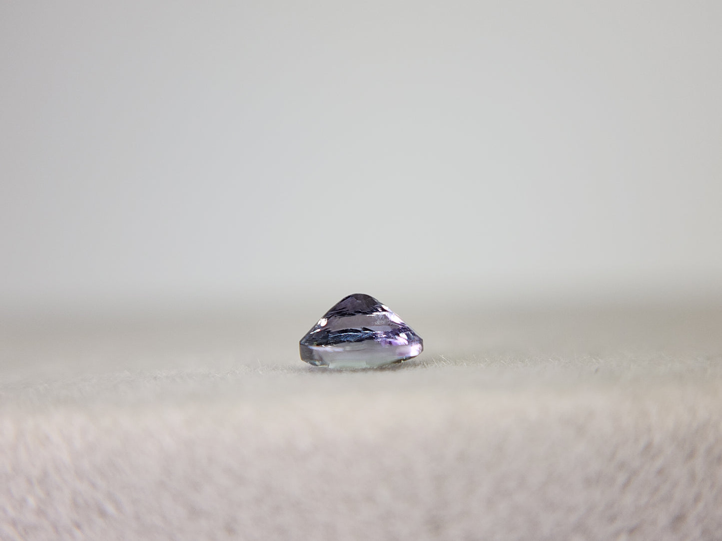 0654-5-7 ゾイサイト 0.39ct