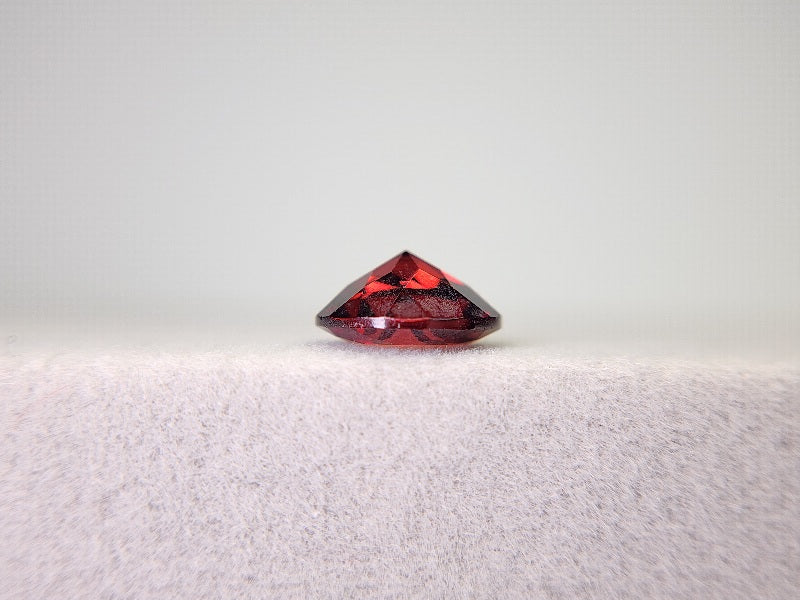 0910-5-6 ガーネット 2.11ct