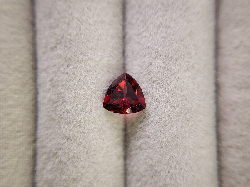 0910-1-8 ガーネット 1.29ct