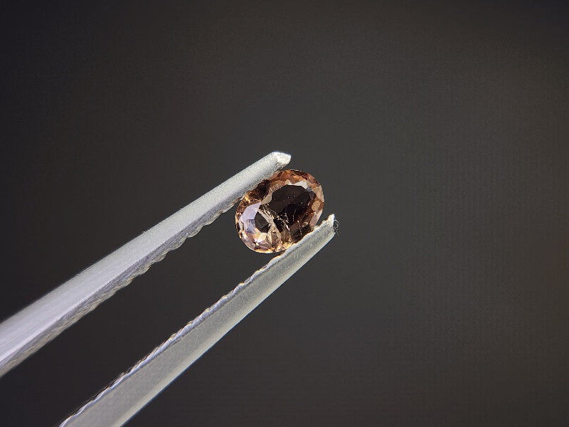 【期間限定】10/23まで アキシナイト 0.13ct 15