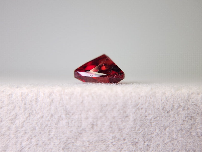 0910-1-7 ガーネット 1.32ct