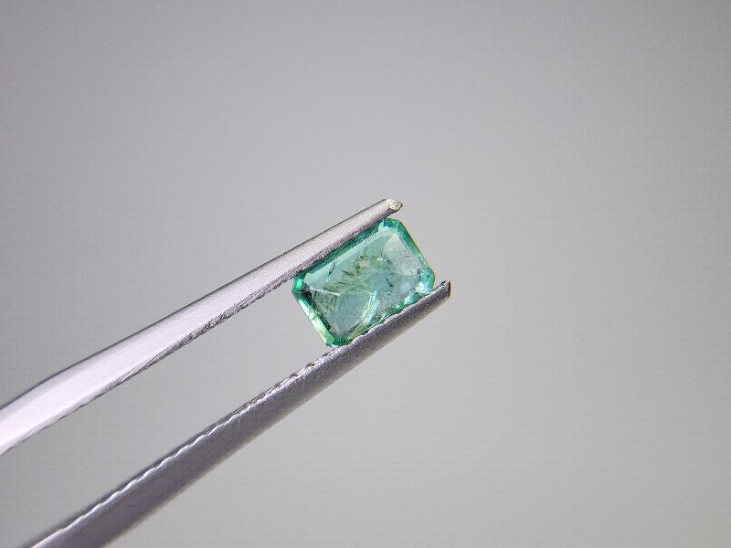 0936-8 エメラルド(ザンビア産) 0.51ct