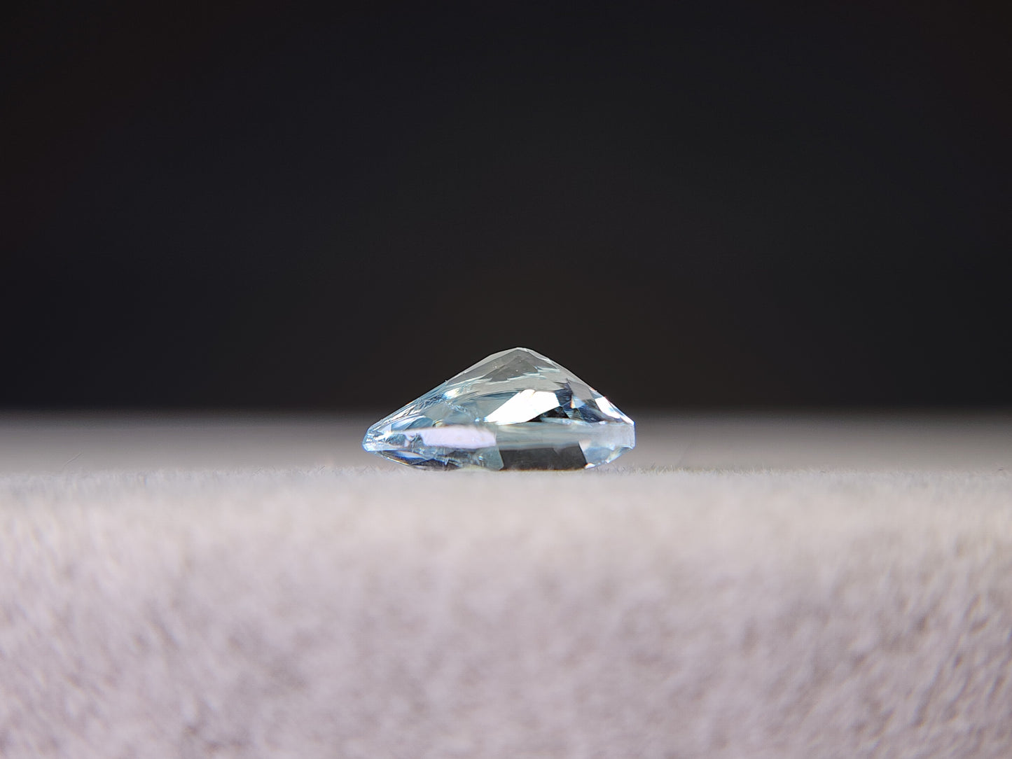 0008-3 アクアマリン ペアシェイプ 0.57ct