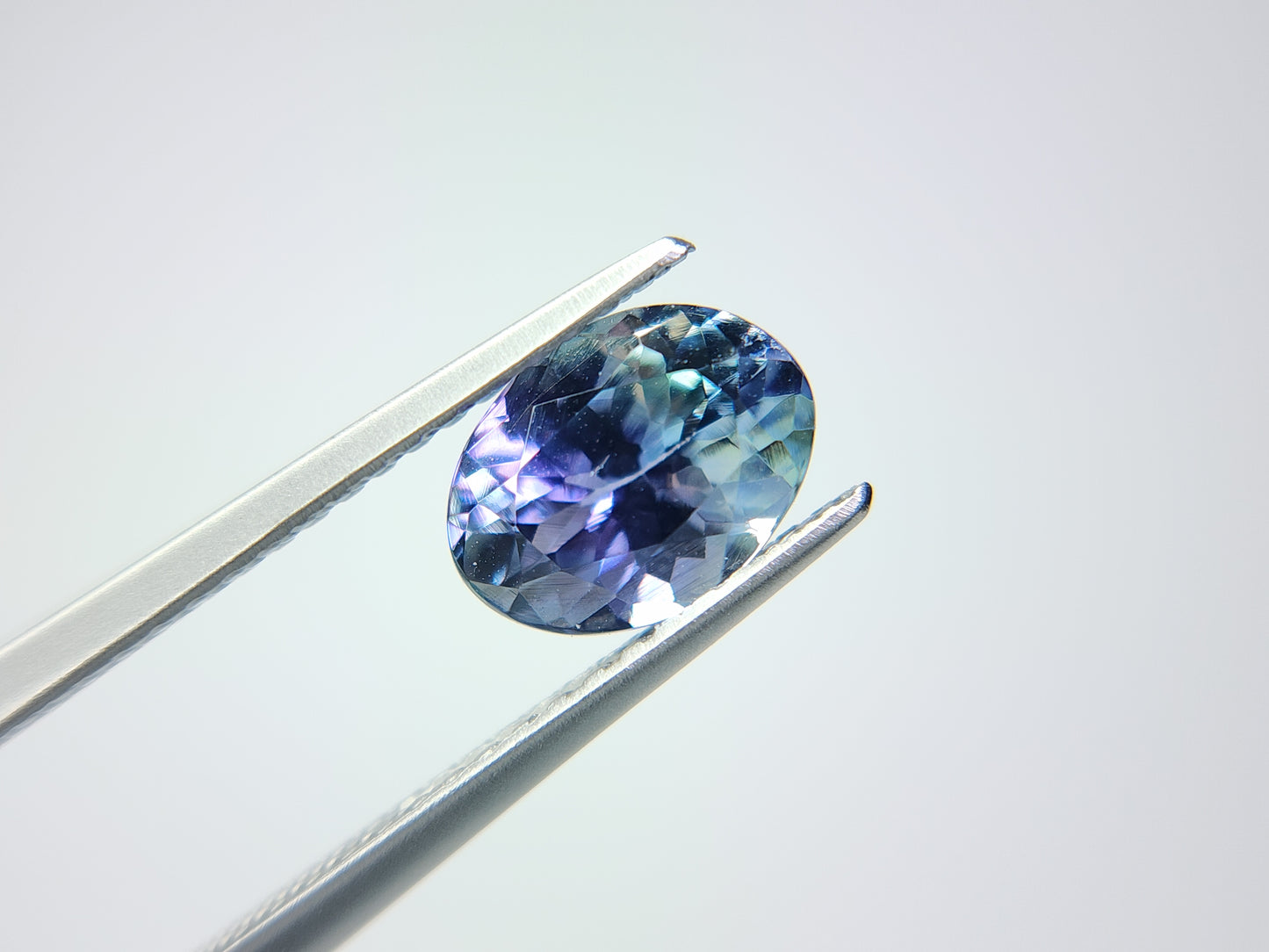 0876-12 バイカラータンザナイト 1.35ct
