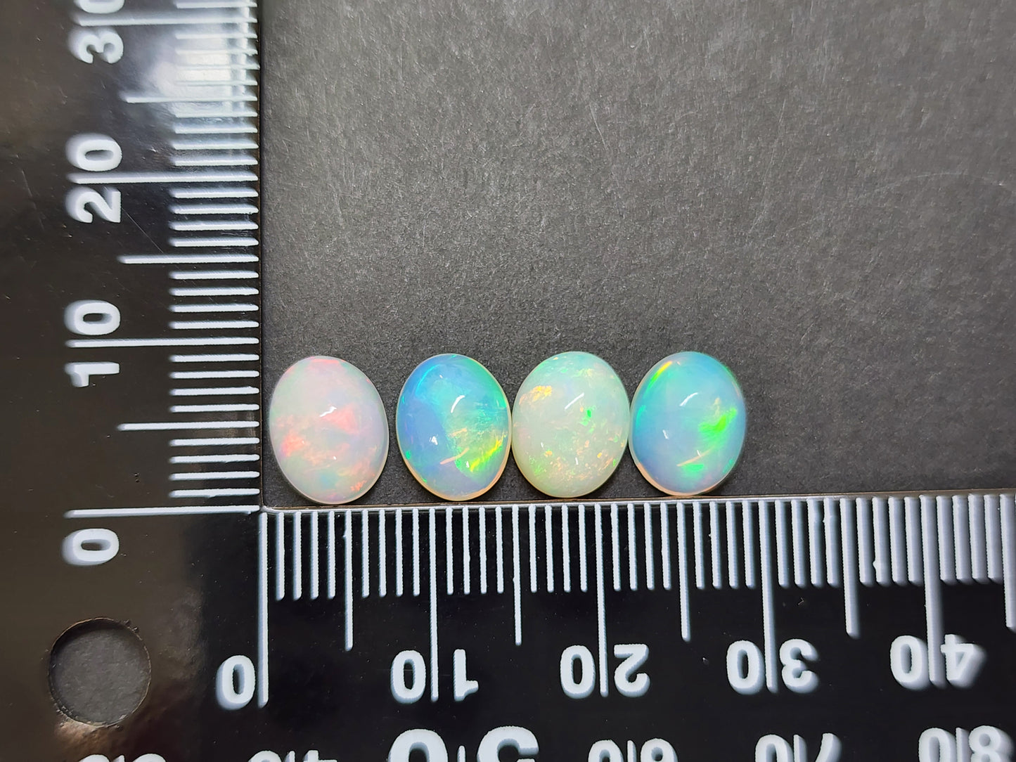 0808【ランダム発送】オパール【1石あたり約1.21ct】