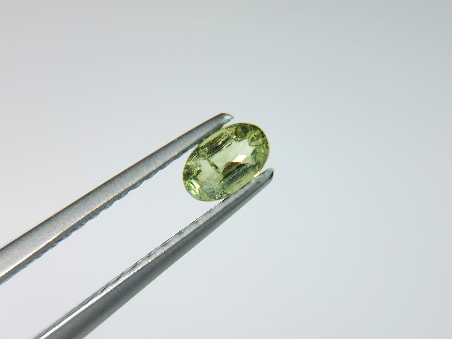 0873-1【ランダム発送】デマントイドガーネット【1石あたり約0.18ct】