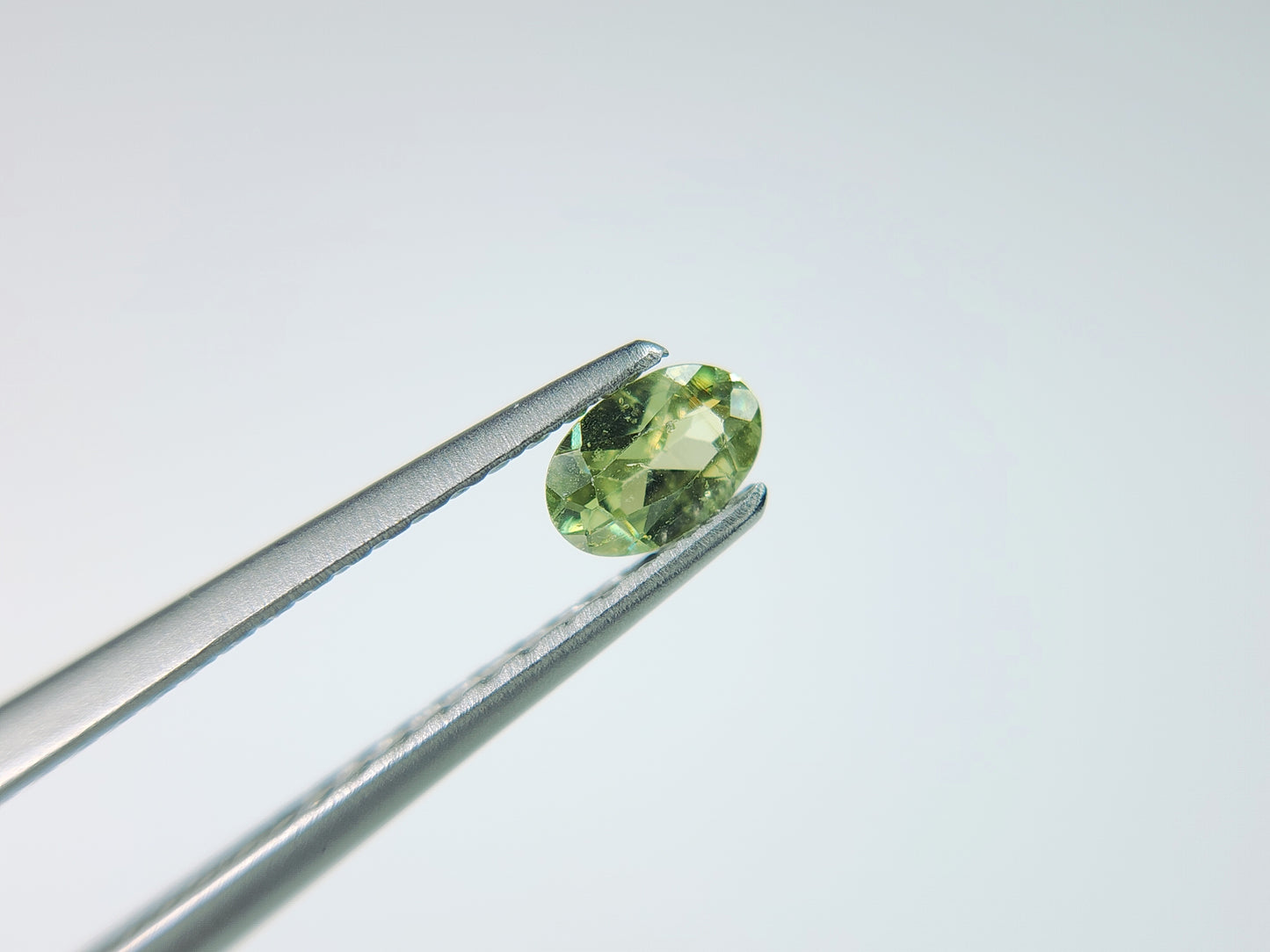 0873-1【ランダム発送】デマントイドガーネット【1石あたり約0.18ct】