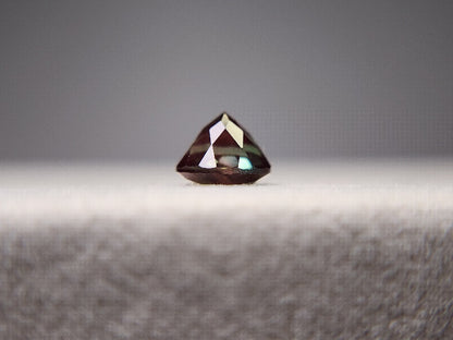 0504-1　バイカラーアンデシン　0.97ct