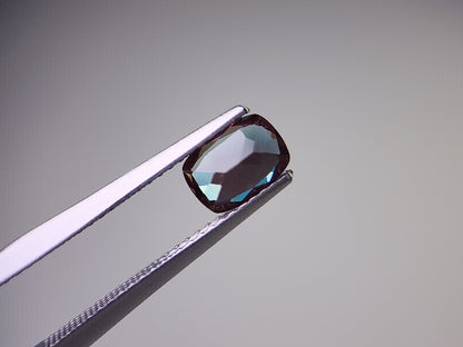 0504-4　バイカラーアンデシン　0.76ct