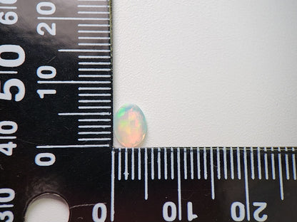 0909-2-4　オパール　0.40ct