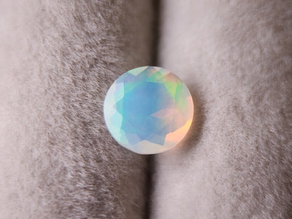 0909-3-1　オパール　0.74ct