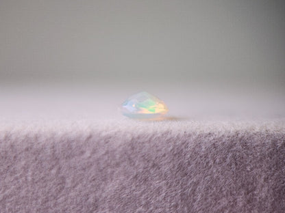 0909-4-2　オパール　0.27ct