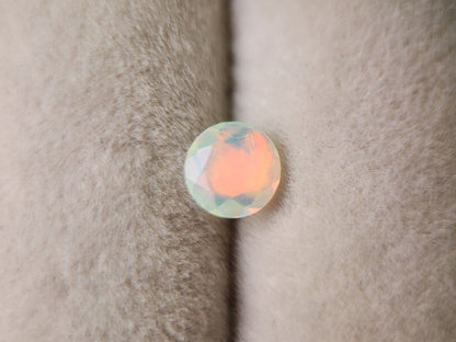 0909-4-3　オパール　0.24ct