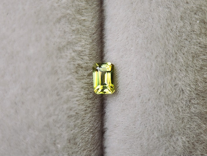 0932-10　スフェーン　0.17ct