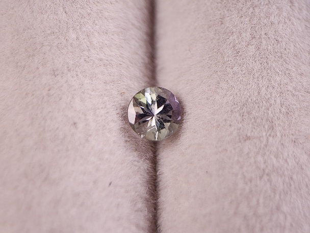 0657-22-2　ゾイサイト　0.38ct