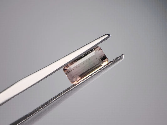 0879-10 　トルマリン　0.90ct