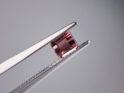 0879-11　 トルマリン　0.77ct