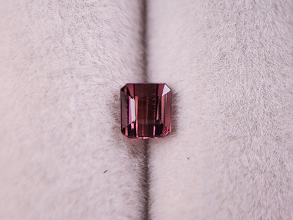 0879-11　 トルマリン　0.77ct