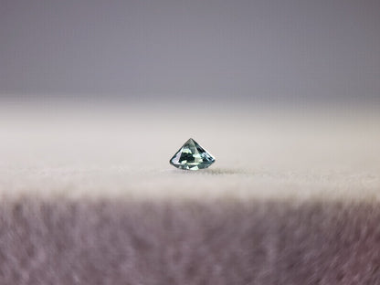 0090-13　モンタナサファイア　0.14ct