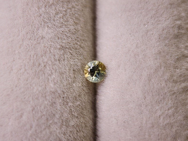 0090-14　モンタナサファイア　0.13ct