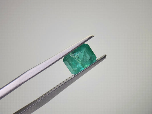 0938-3　エメラルド　1.21ct