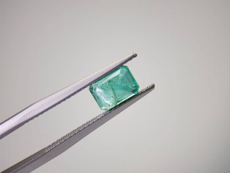 0938-3　エメラルド　1.21ct