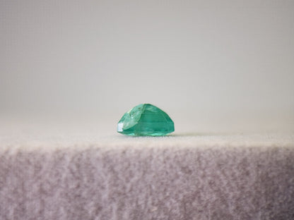 0938-3　エメラルド　1.21ct