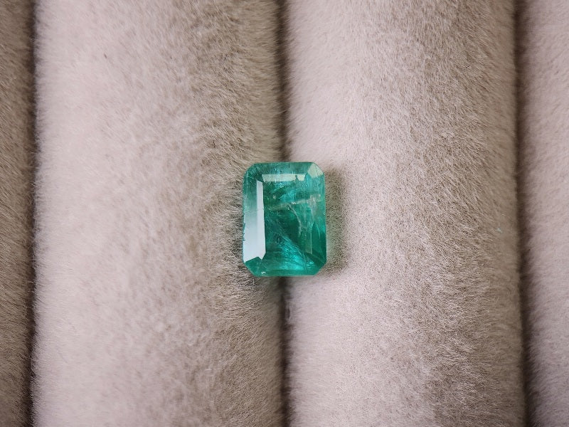 0938-3　エメラルド　1.21ct