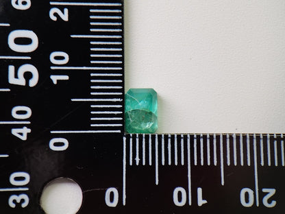 0938-3　エメラルド　1.21ct