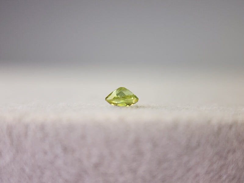 0932-1-1　スフェーン　0.15ct